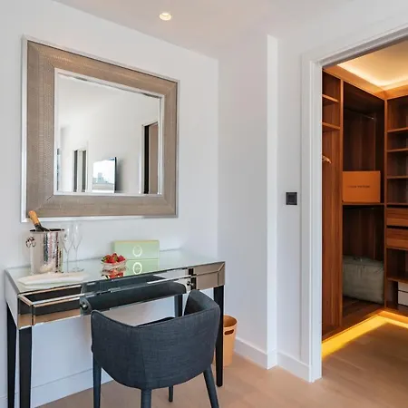 Centre Dernier Etage Канны