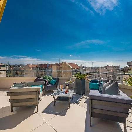 Centre Dernier Etage Канны
