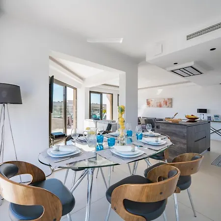 Centre Dernier Etage Lejlighed