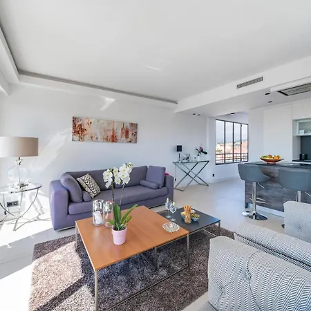 Apartment Centre Dernier Etage *